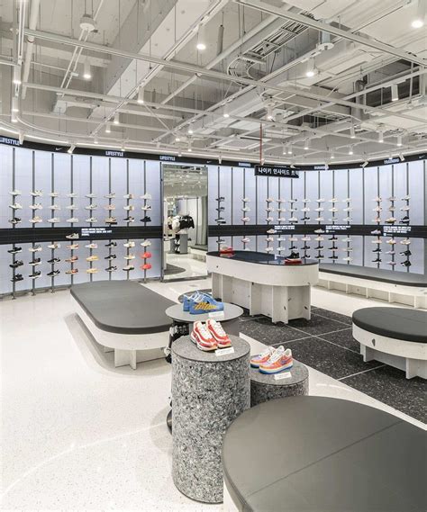 Nike Store Mokotov (Partnered). WARSZAWA, POL. Nike.com PL.